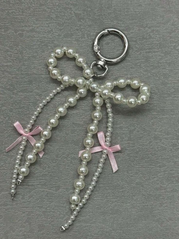 Aesthetic Pearl Ribbon Bow Keychain - Trendy Coquette Bag Charm - Stylish White Pearl Accessory - Perfect Gift for Her