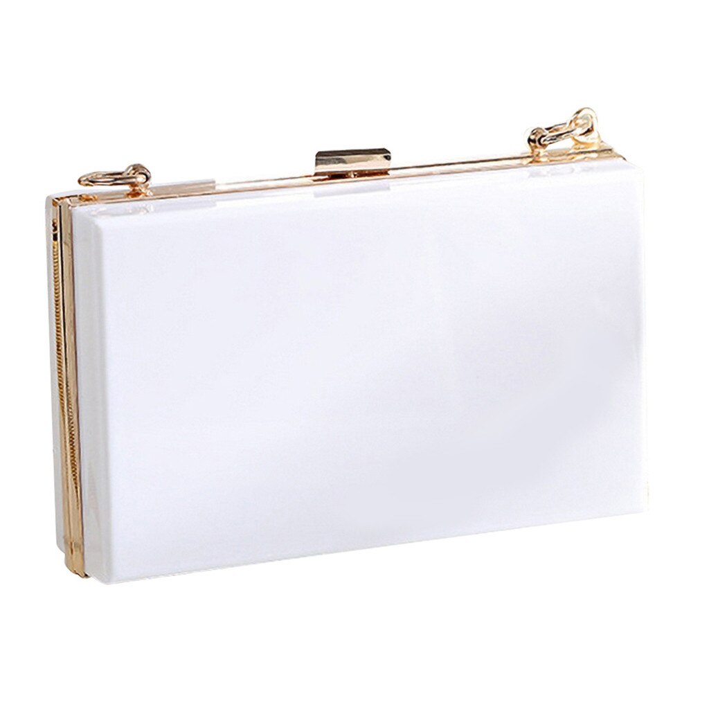 handbolsa with chain