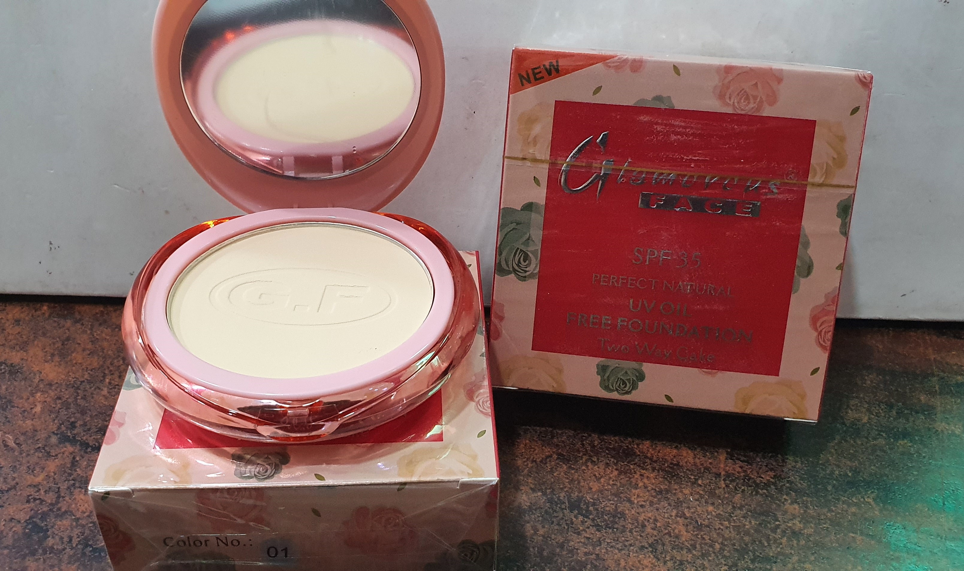 Glamorous Face Powder - Glamorous Compact powder