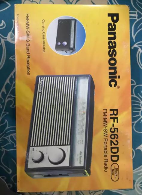 3 Band Portable Radio RF-562 with FM, MW, SW, 800mW Output, 8cm Speaker, and Earphone Terminal