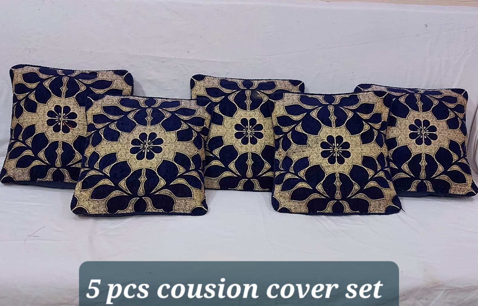 1PC Velvet Jacquard Cushion Cover 15x15 Inches High-Quality Velvet with Zip Closure