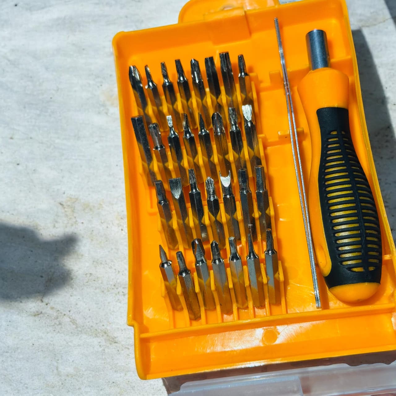 32 in 1 Precision Screwdriver Set Magnetic Multi Bit Tool Kit for Mobile Phone Laptop Watch Repair Hand Tools Kit