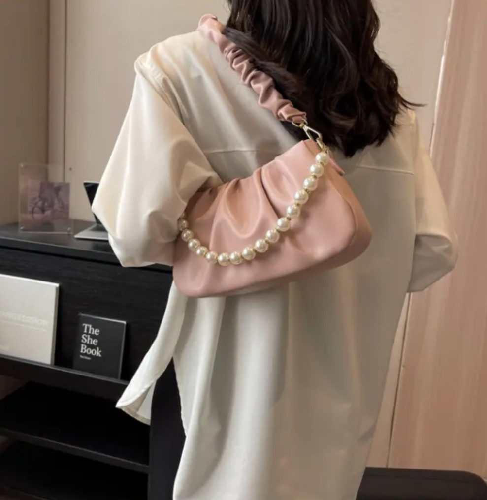 Luxury hand bags for girls with stylish golden chain and long strap top trend stylish Elegant crossbody bag long strap for girls and women