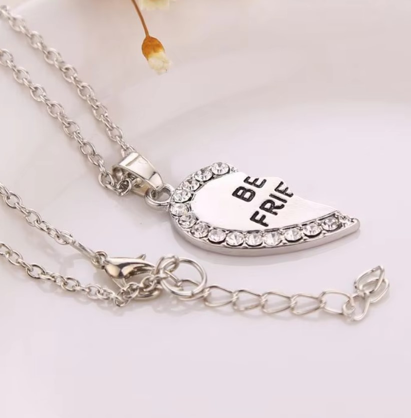 Best Friend Necklace 2 Pieces Stitching Charming Broken Heart-shaped Women's Wholesale Forever Gold Silver Jewelry