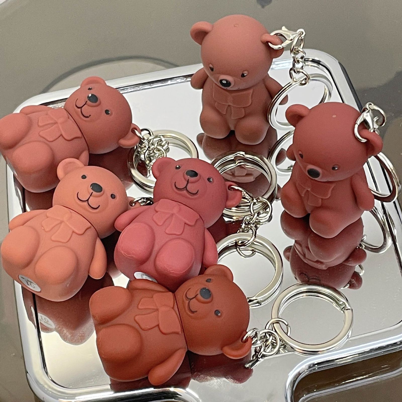 1 pc Bear Matte Lip Gloss Key Chain Style Trendy Lip Gloss Make UP Your Lips For Girls &  Women MOC153