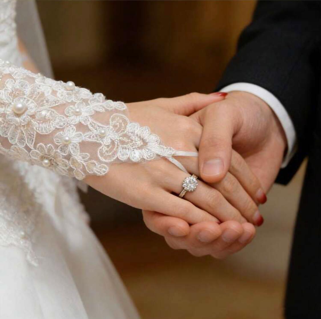 1 Pair Lace Fingerless Bridal Wedding Gloves For Girls Adjustable Faux Pearl Decor Short Gloves - Stretchy Polyester Material - Perfect For Bridal Wedding /Party