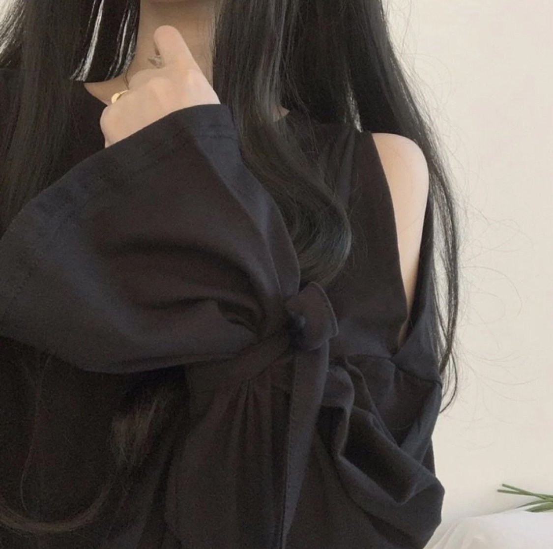 Korean temperament strapless long-sleeved shirt female round neck loose bottoming top for womens and girls