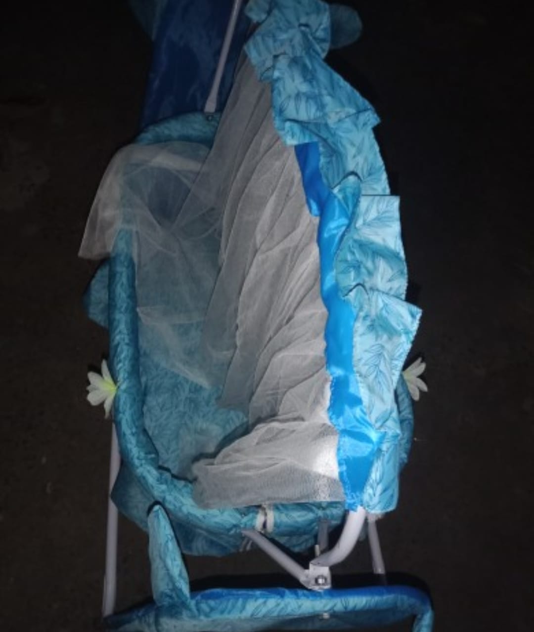 Big Baby Swing Cot & Cradle With Stand Support & Mosquito Net in Random Color