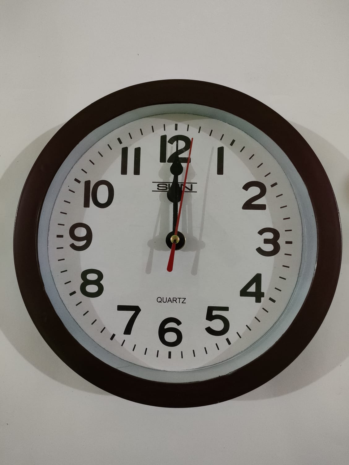 Elegant High Quality Wall Clock (R1)