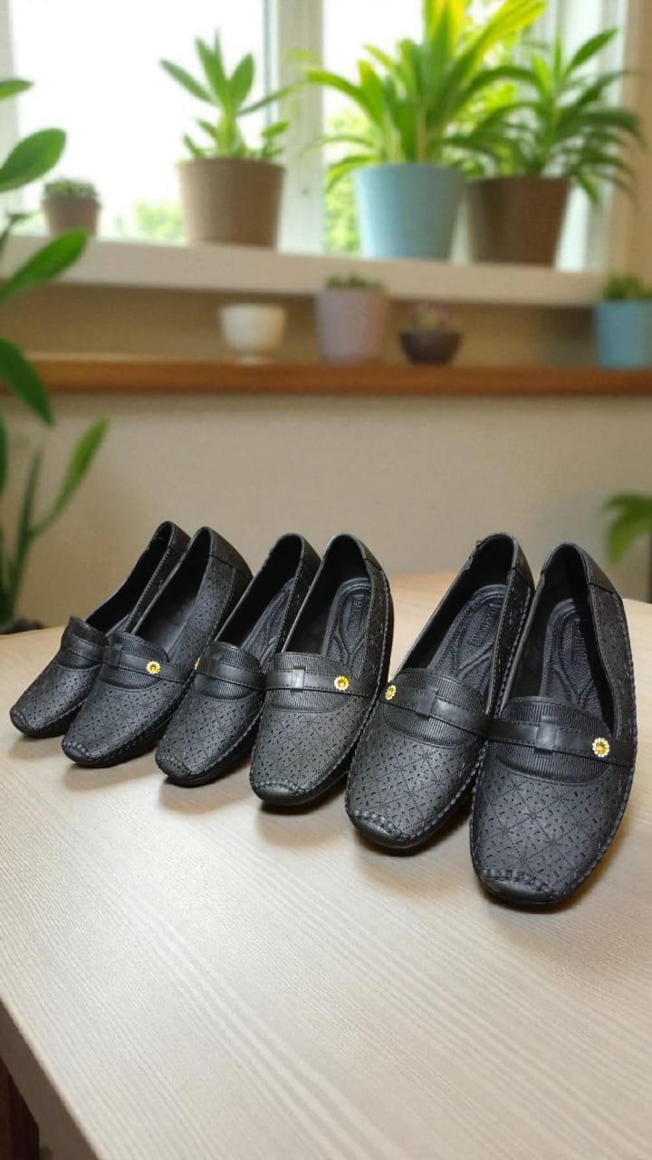 High Quality Light Weight Soft Nylon Rubber Shoes for Ladies