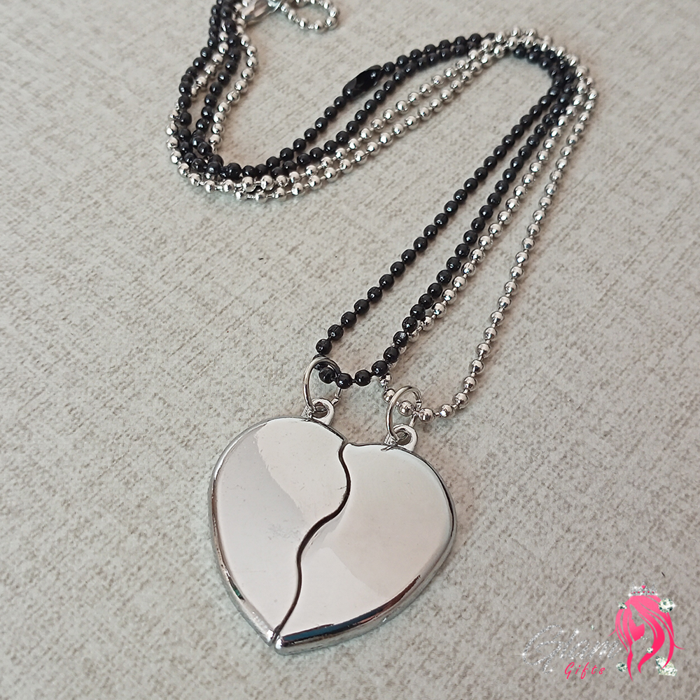 Silver Magnetic Broken Heart Necklace Locket Heavy Metal Magnetic For Friends Couples Heart Pendant Necklace Gift  white & Black