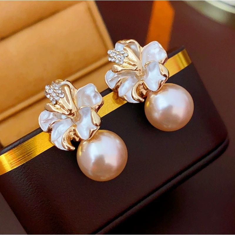 New Arrived Elegant Luxury Dripping Oil Three-dimensional Flower Pearl Stud Earring for Women Wedding Party Jewelry