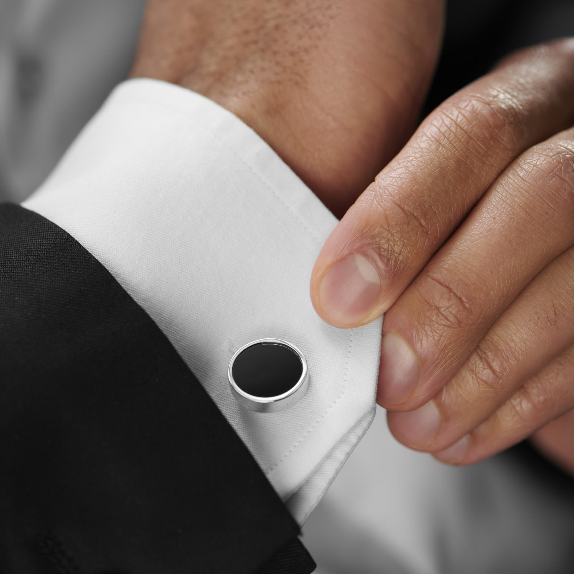 Black Round Cufflinks for Men | Plain Minimalist Formal Shirt Cufflinks | Elegant Business Suit Cufflinks | Classic Men’s Accessories