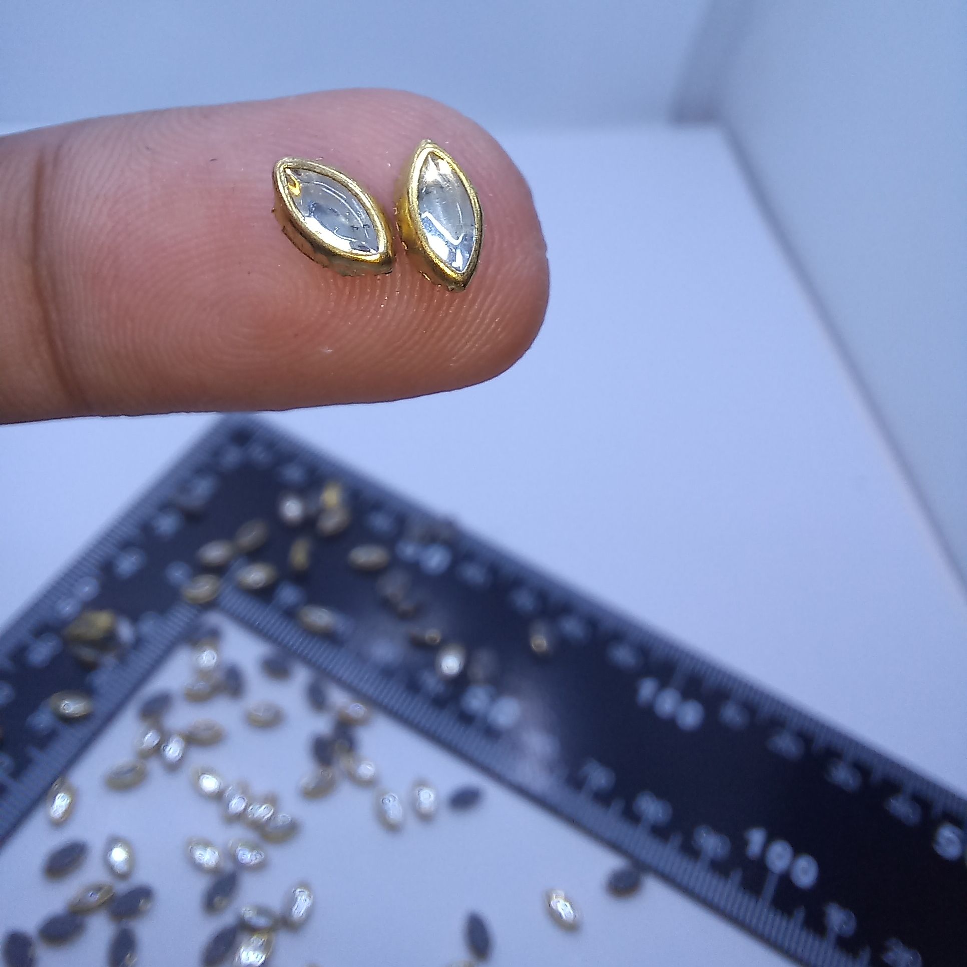 Metal Kundan Leaf Beads – 100pcs DIY Jewelry & Craft Findings.