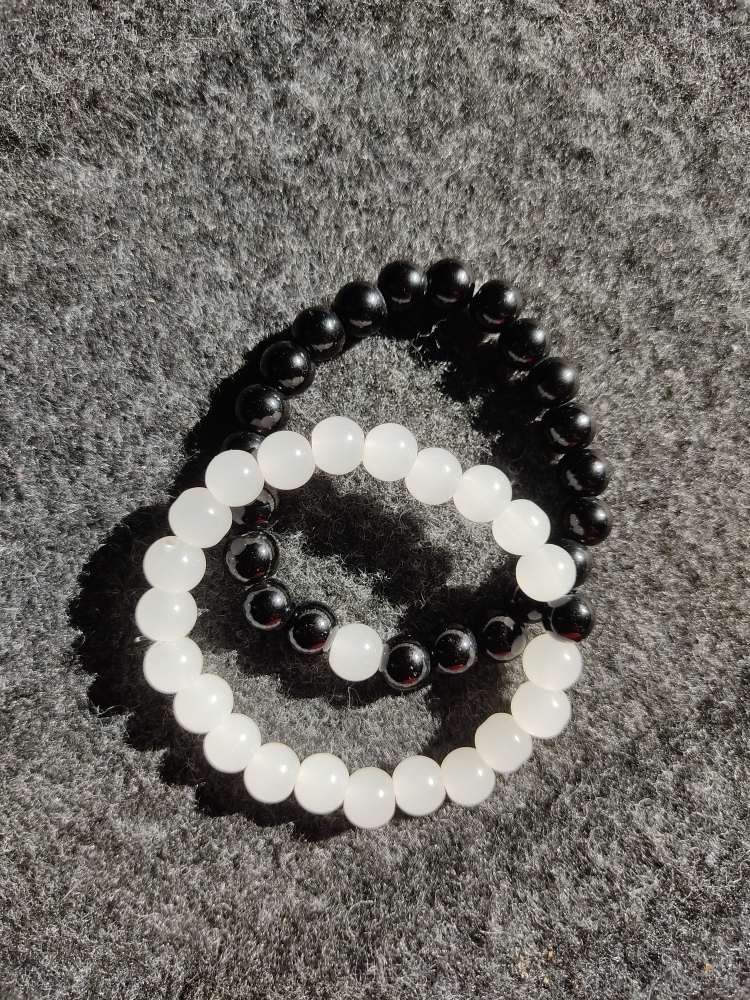 Black and Transparent White Glass Bead Bracelet for Boys and Girls - Trending White and Black beaded bracelet for women and men in Korean style couple bracelet