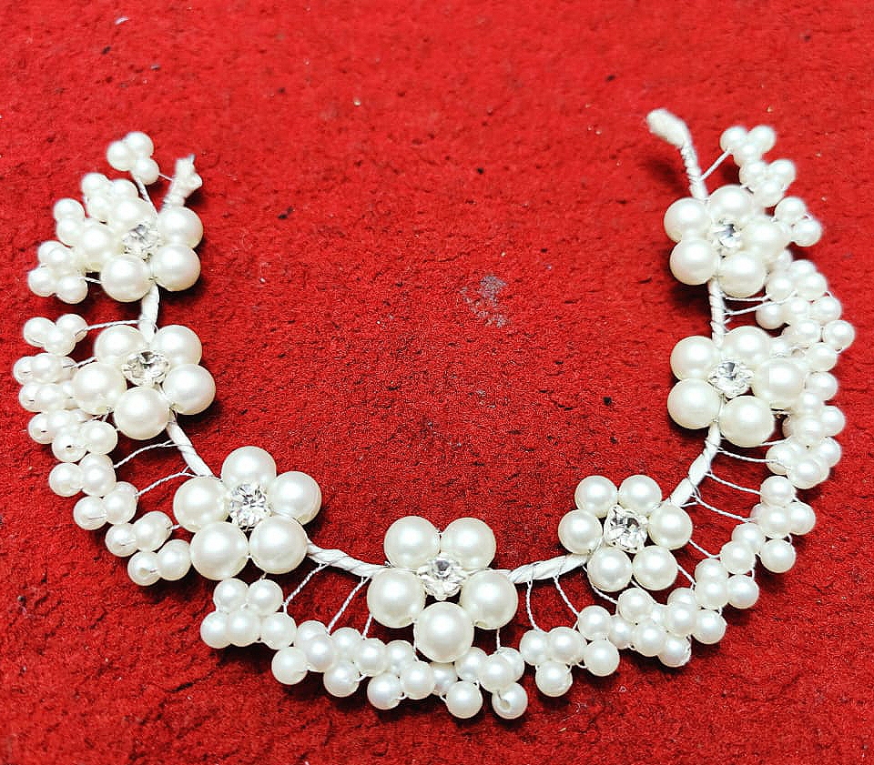 Bridal Wedding Hair Comb For Women Handmade Crystal Flower Design With Pearl Detailing Hair Accessory
