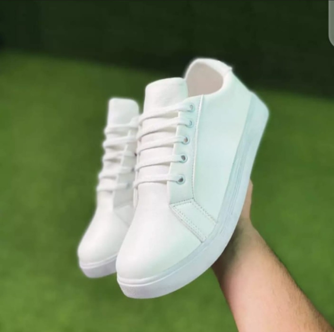 White Fashionable Casual Sneaker Shoes For Mens Comfortable Sneakers Shoes Men's Casual Sneaker, Classic Low Top Moccasin Style, Fashion Shoes For Mens