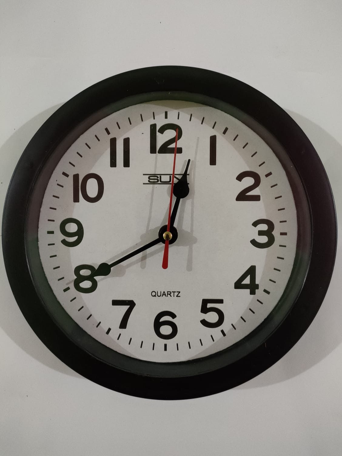Elegant High Quality Wall Clock (R1)