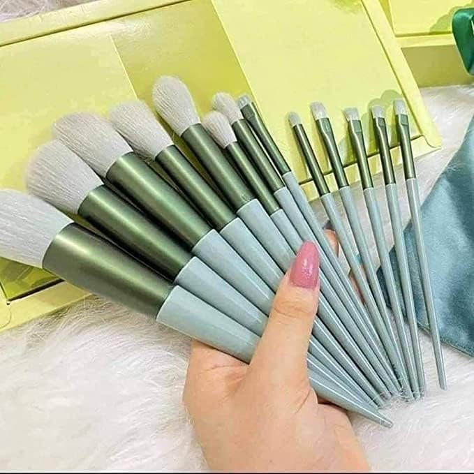 13pcs Makeup Brush Set, Soft Synthetic Bristles with Travel Bag, Fragrance-Free, Suitable for All Skin Types.
