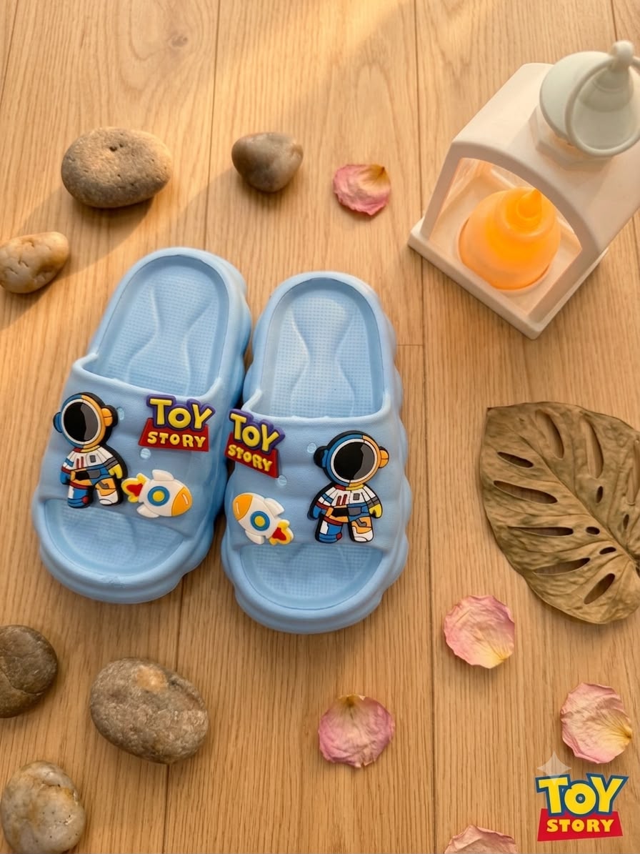 Kids Cartoon Astronaut EVA Slide Slippers – Soft Anti-Slip Blue Sandals