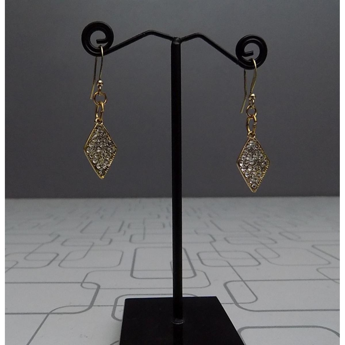 Cute Small Diamond Shape Earrings Have Crystals For Girls