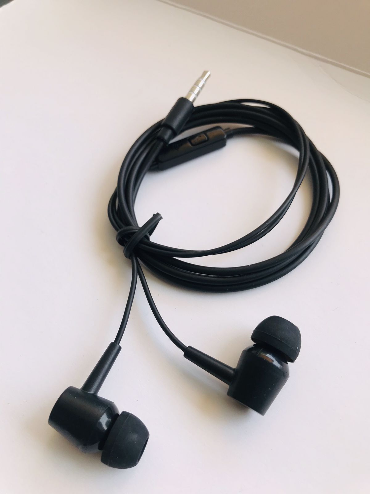 Lamyik L29 Handsfree Handsfree | Universal 3.5mm Earphones | Heavy Bass & Clear Sound | Compatible with All Android Devices.