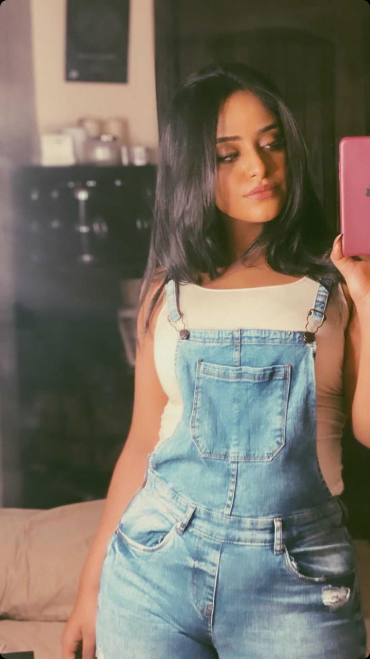 Trendy Denim Overall Jumpsuit for Women - Elevate Your Style with Pocket Decor, Ripped Details, and Skinny Fit Jeans - Casual Women's Fashion for 2024