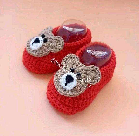 BABY BOOTIES / BABY SHOES / CUTE BABY WOOLEN CROCHET HANDMADE customize BABY GIRL