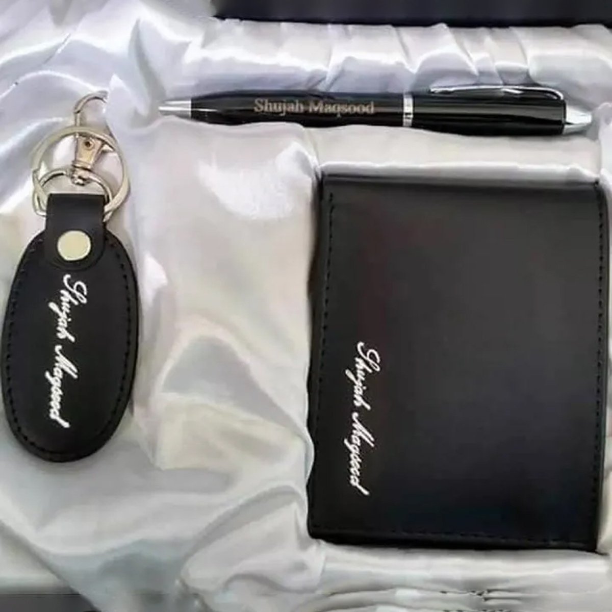 Customize Name On Wallet Keychain and pen With Gift Box Packing (PERFECT GIFT TO SEND YOUR FATHER , HUSBAND , FIANCE OR ANY ONE)