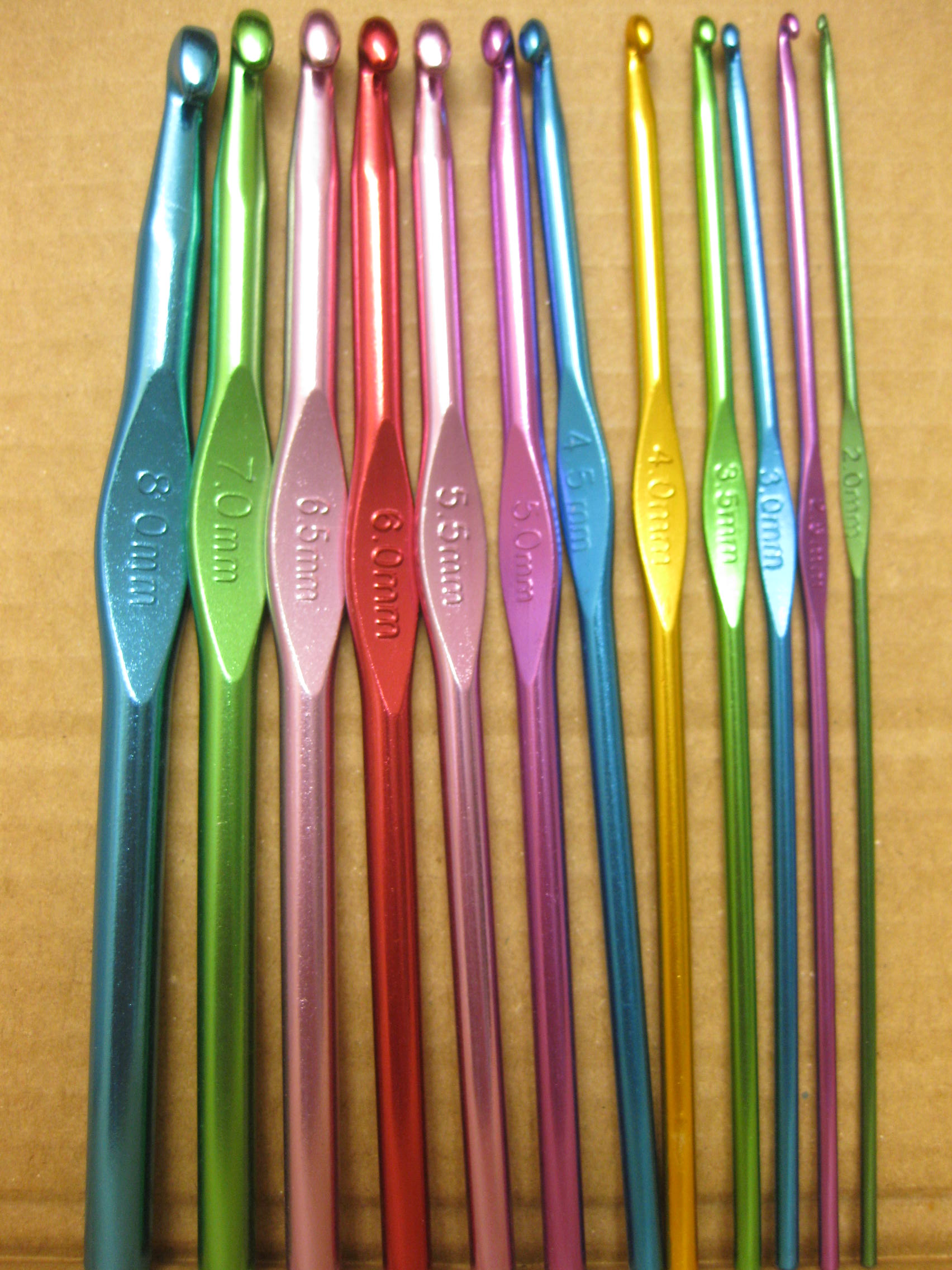 Luxbon Crochet Hooks Multicolor Aluminum Handle Knitting Needles