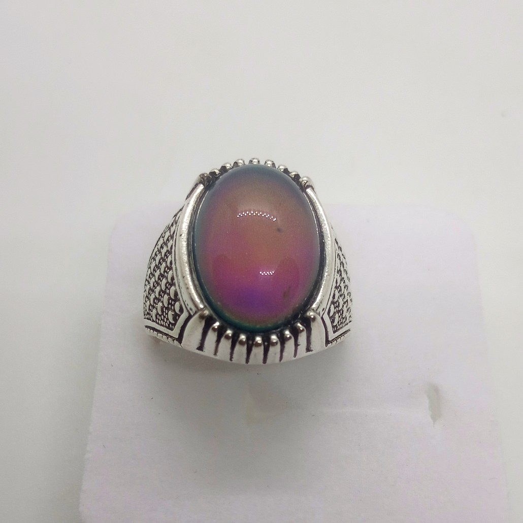 New hot sale retro silver egg-shaped color-changing stone ring for men
