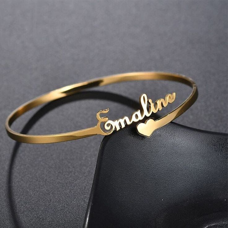 Custom Name Gold Bracelet – Personalized Bangle with Heart Design for Women & Girls – Adjustable Stainless Steel Name Jewelry – Apni Marzi Ka Naam Likhwa Kar Banwayein