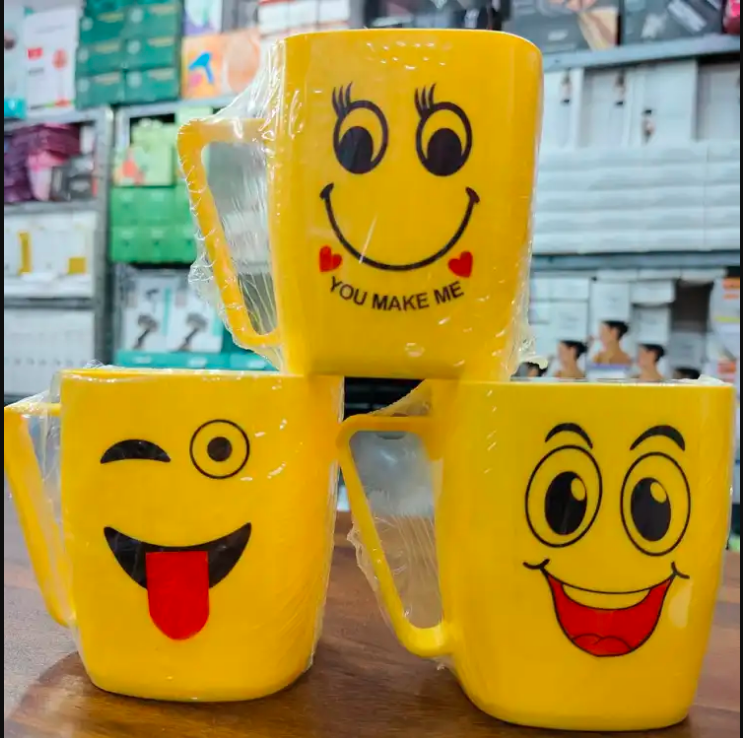 Cute Emoji Yellow Smiley Face Coffee/Tea Mug Perfect Gift for Family
