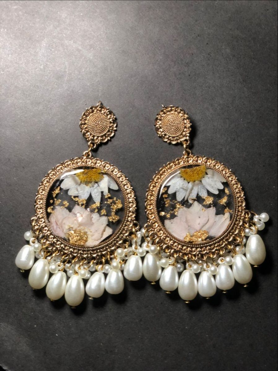 Customized Resin Jhumka With Dried flowers