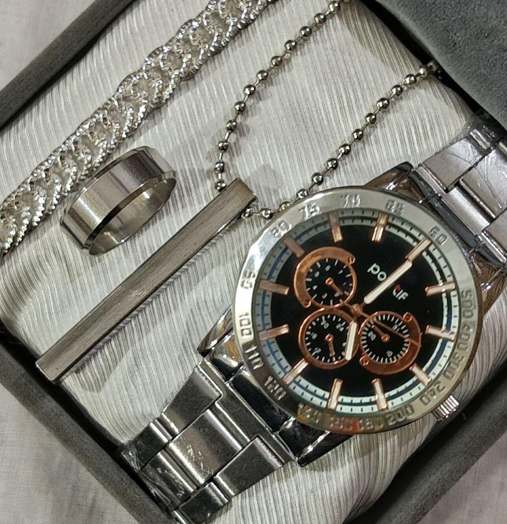 Pack Of 4 New Fashion Sun Moon Star Diamond Men's Fashion Luxury Watch Deal -Top Fashion Mens Steel Band Watch +Chain Braclete -High Quality Classic Silver/blue In Random Dail Designs With Stainless steel Straps Casual Watch Deal For Men