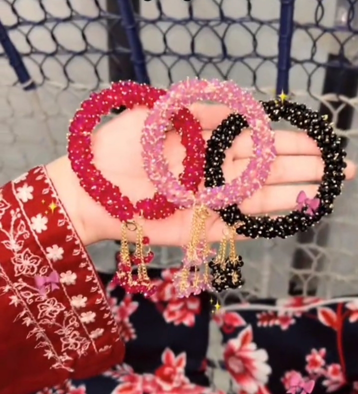 Trending Crystal Beads Gajra Bracelet for Girls | Stylish Floral Bracelet (Pack of 1piece)