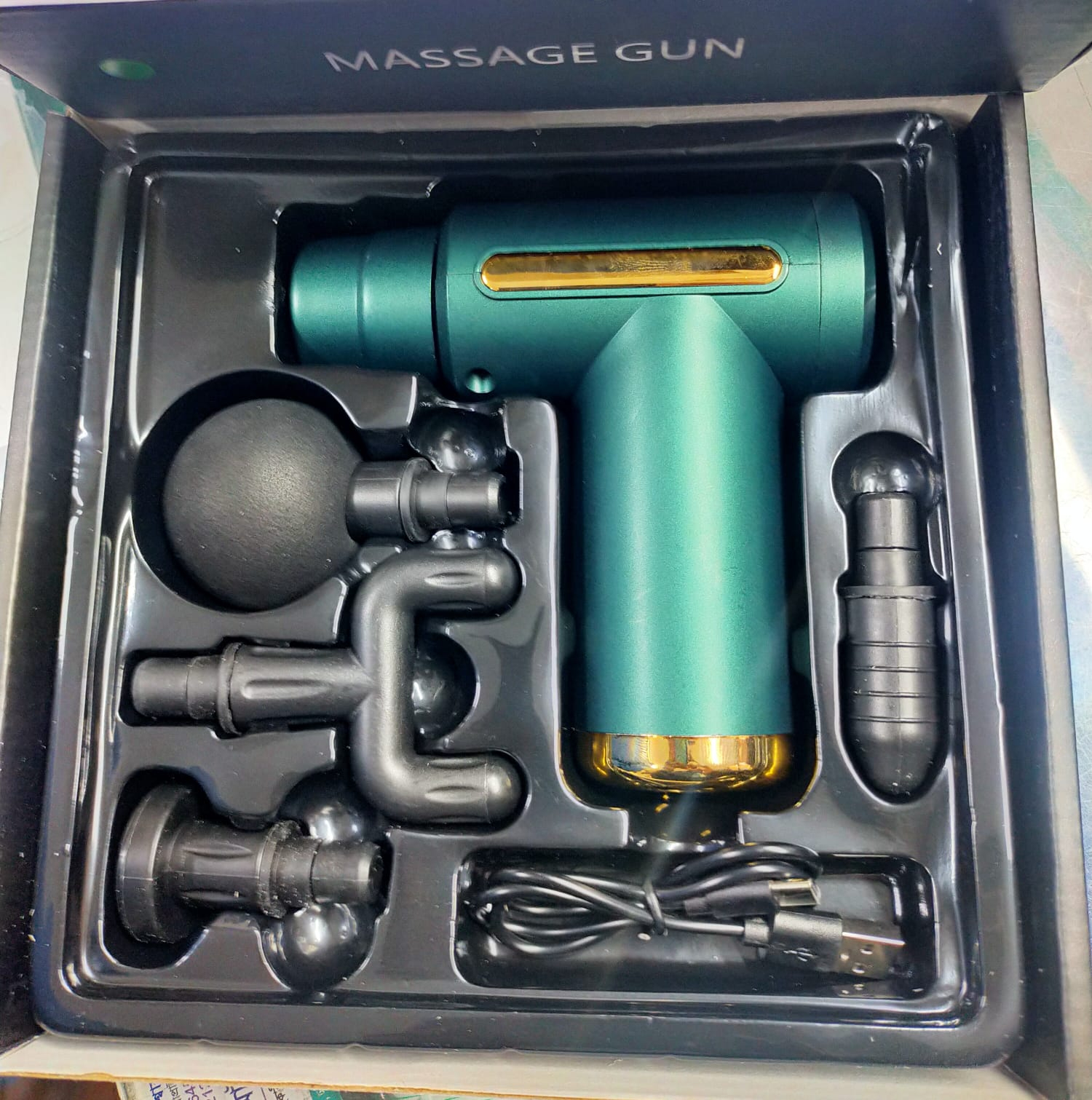 Portable Deep Tissue Muscle Recovery Massage Gun with High-Torque Motor and Easy-Carry Design