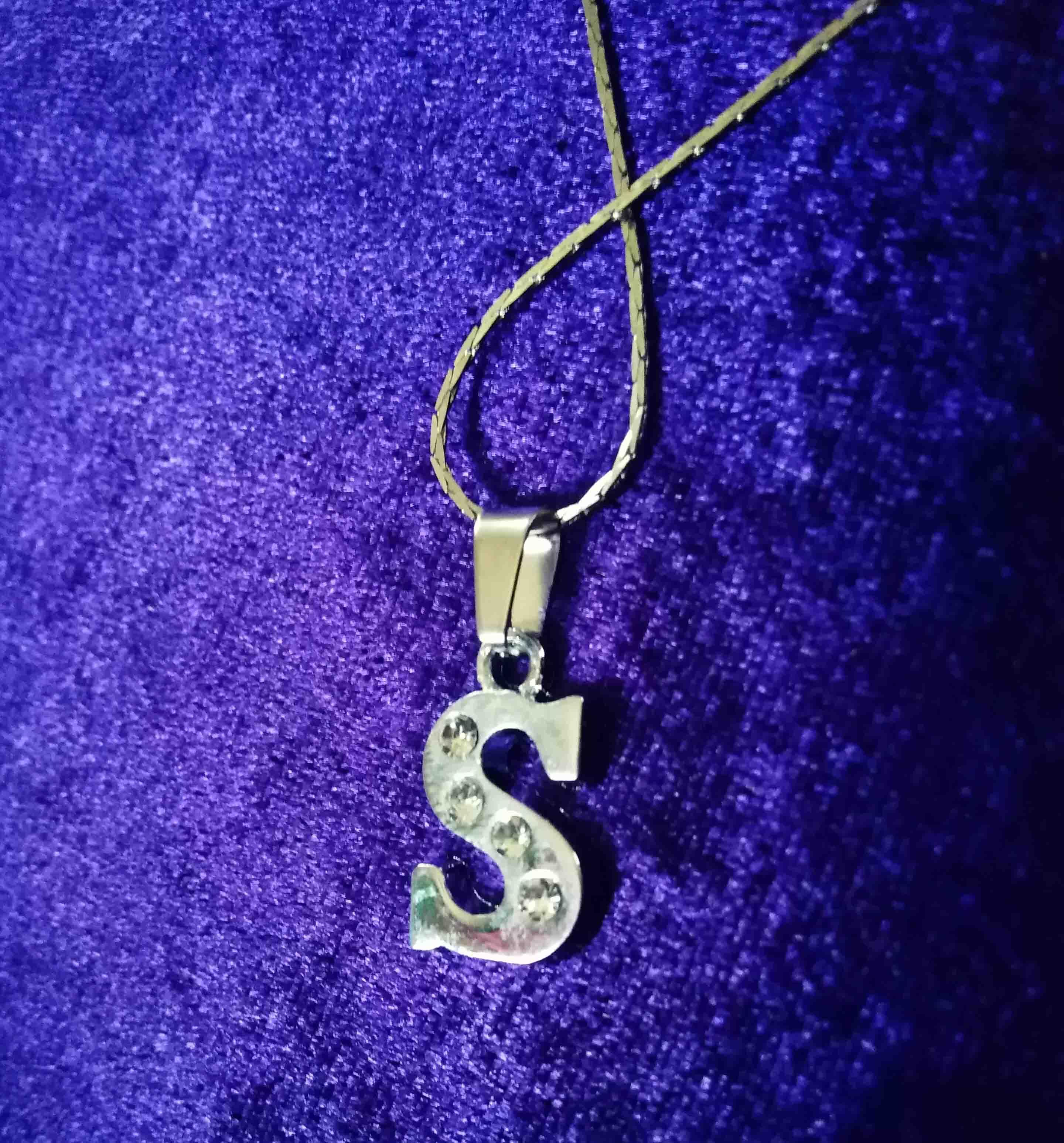 Alphabetic S Locket For Necklace Unisex 