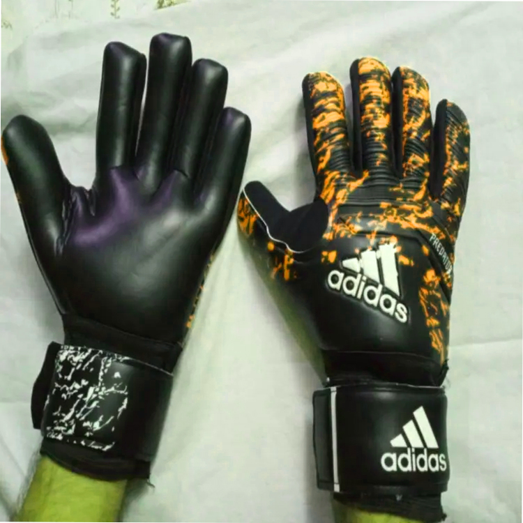 Random Color Football goalkeeper gloves High quality