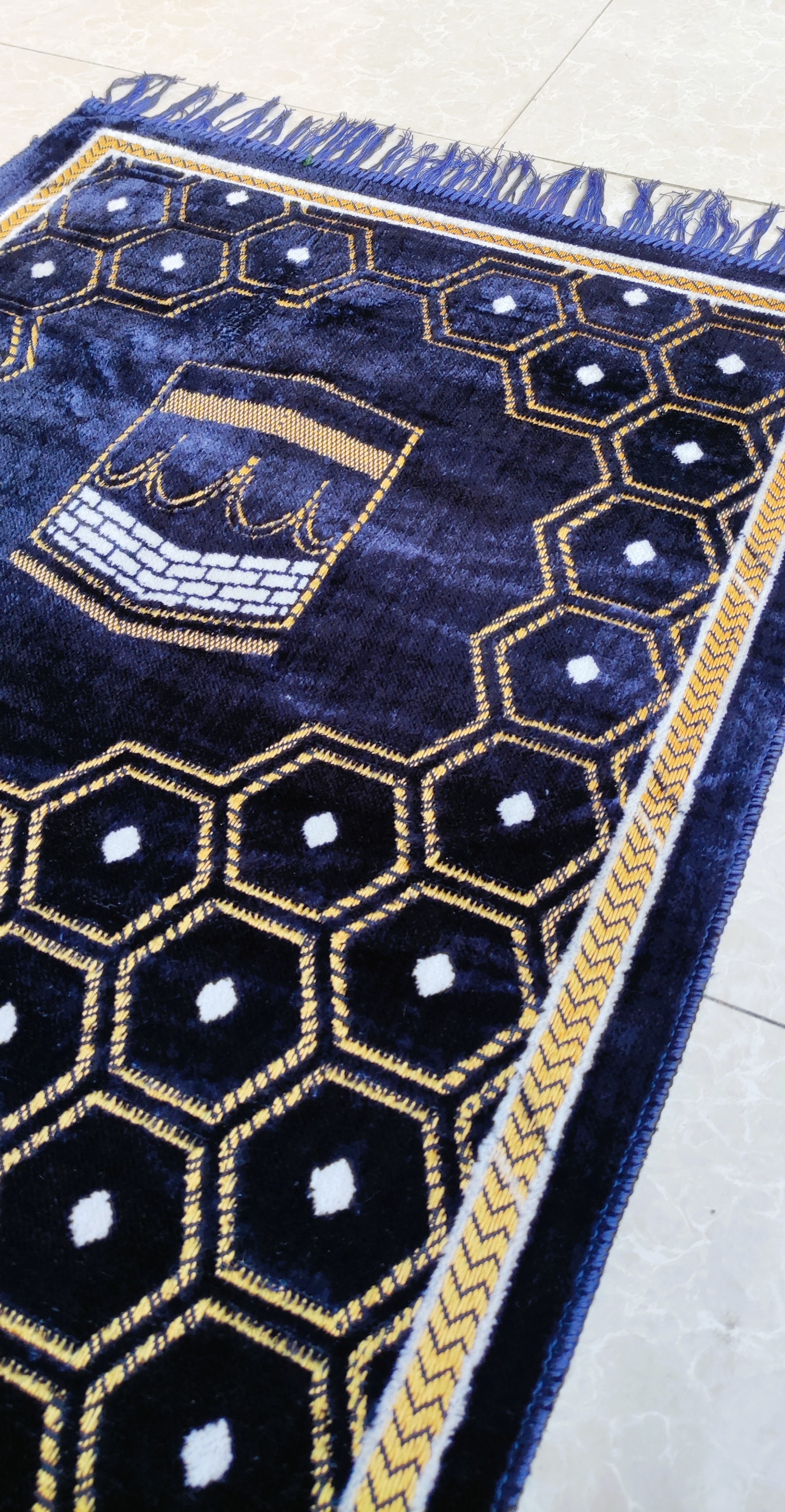 Traditional Mehrab Design Janamaz / Muslims Prayer Rug