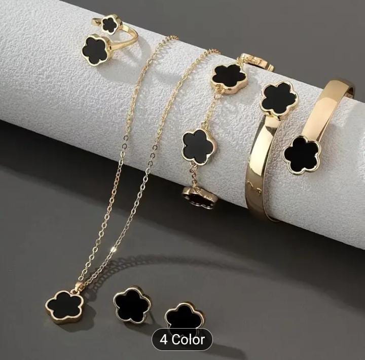 Fashion Alloy Jewelry Set Plum Blossom Five Leaf Flower Earing Girls Bracelet Jewelry Accessory Bracelet