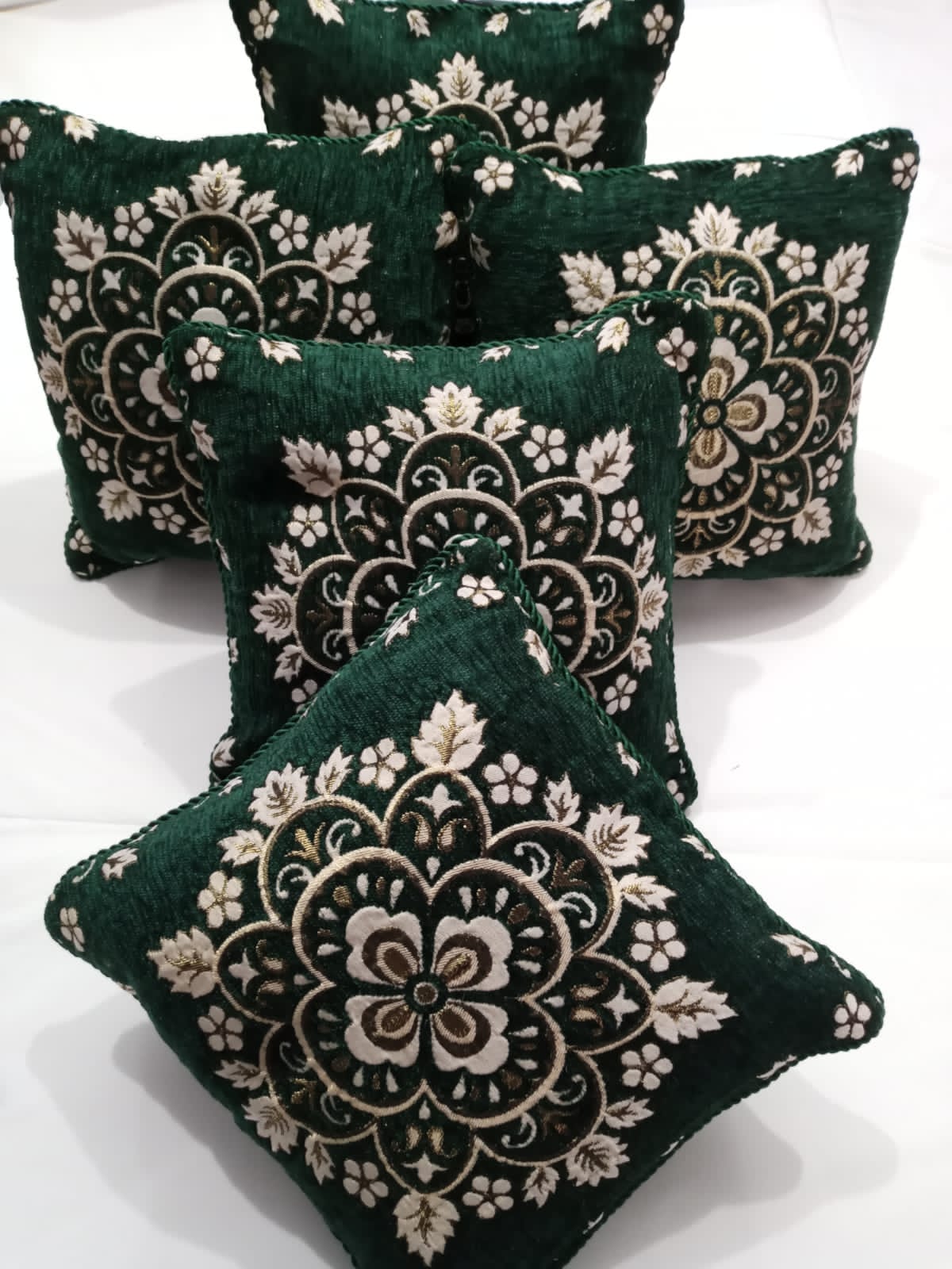 5-Piece Velvet Jacquard Cushion Cover Set Elegant and Durable