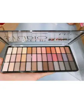 makeup studio eyeshadow and highlighter palette