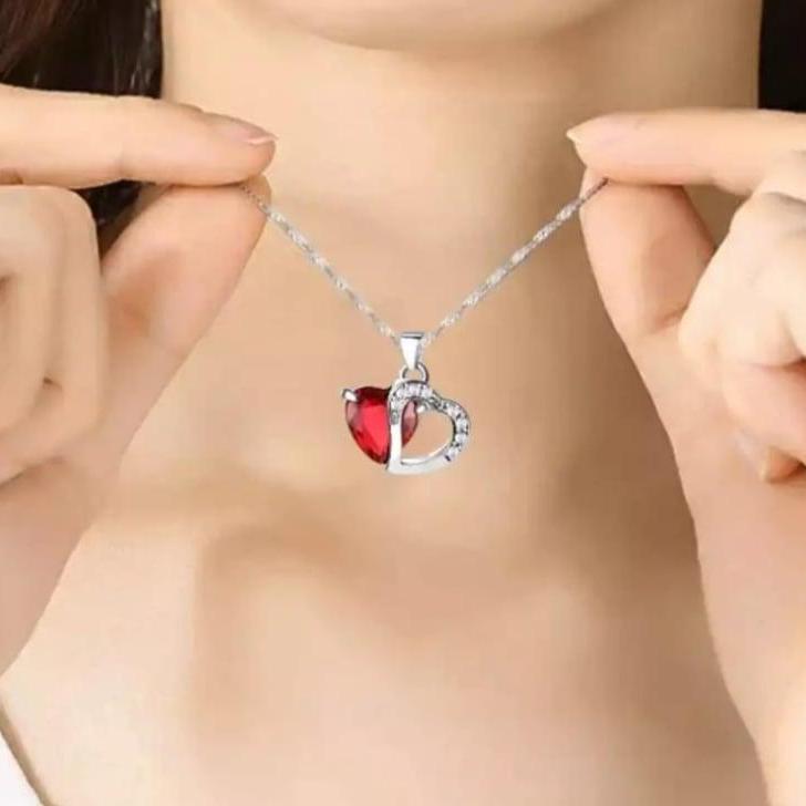 Necklace Heart Shaped Crystal Zircon Pendant with Silver Chain For Girls and Woman