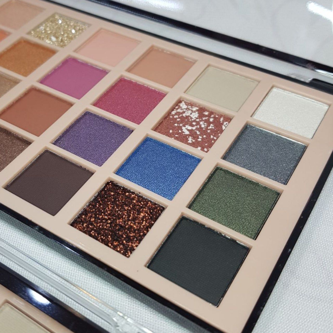 DODO GIRL Matte Shimmer Glitter 36 Color Eye shadow Palette pigmented shades