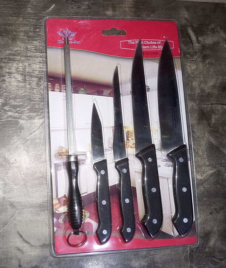 Kitchen Knife Set 4 Stainless Steel Knives + 1 Sharpener