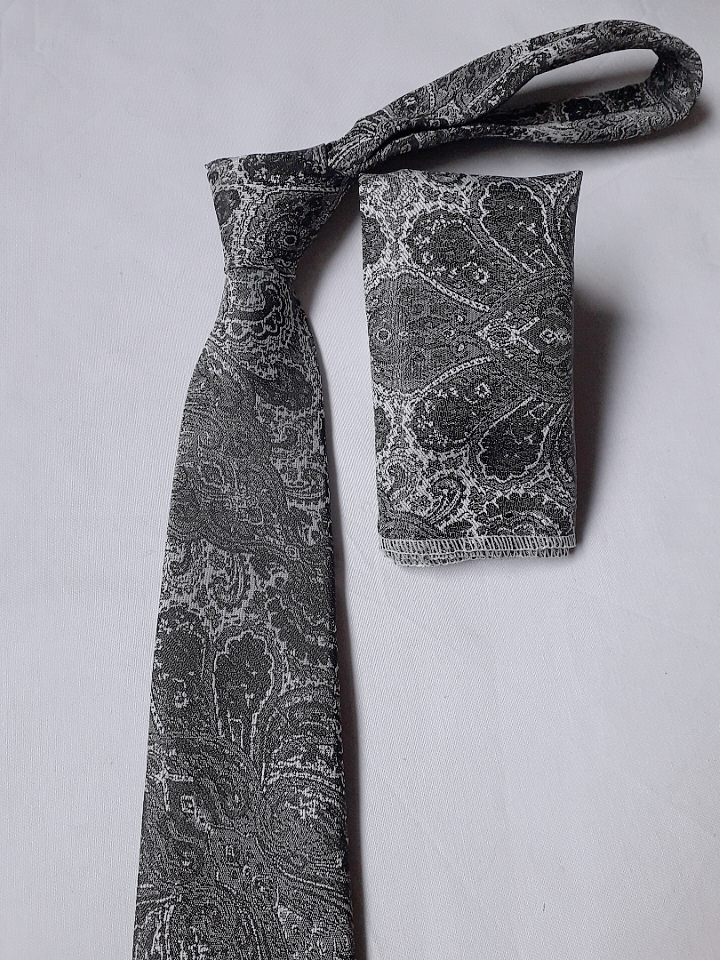 Royal Jamawar Tie alongwith Pocket Squares Daraz.pk