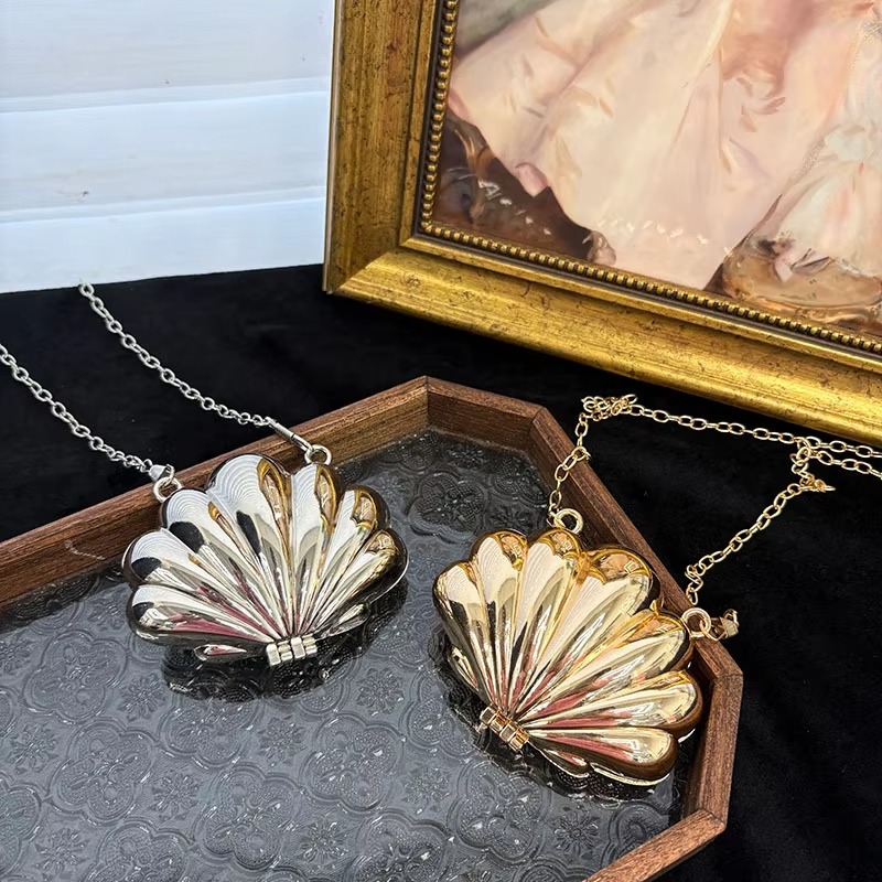 Party & Wedding Season Glossy Acrylic & Hard Shell Mini Novelty Clutch in Heart, Shell & Flower Shapes Bag for Women – Stylish Evening Handheld Purse