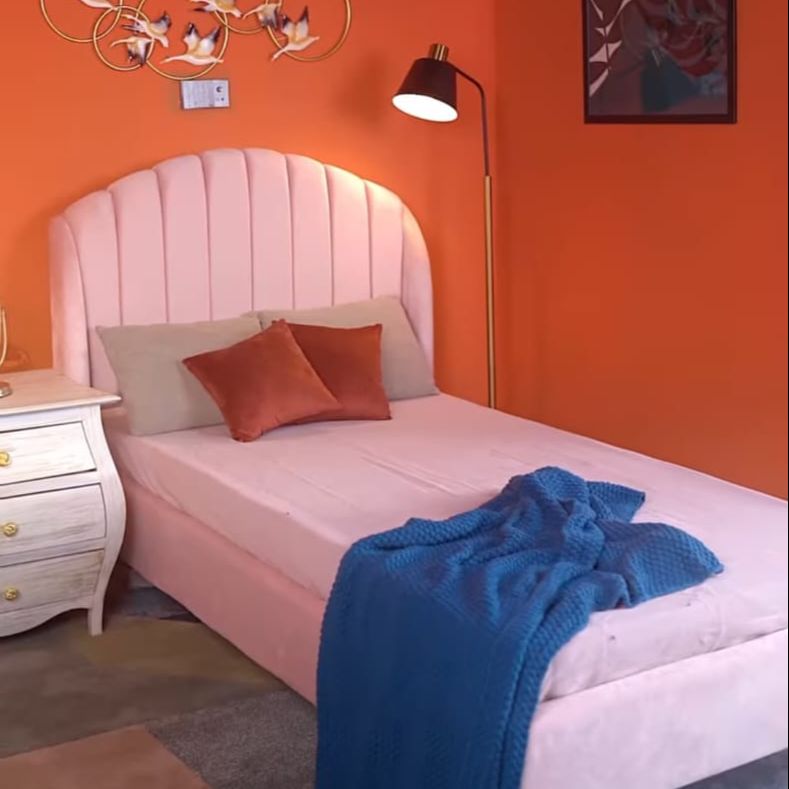 Customized Modern Wooden Upholstered Bed - Stylish and Comfortable Design