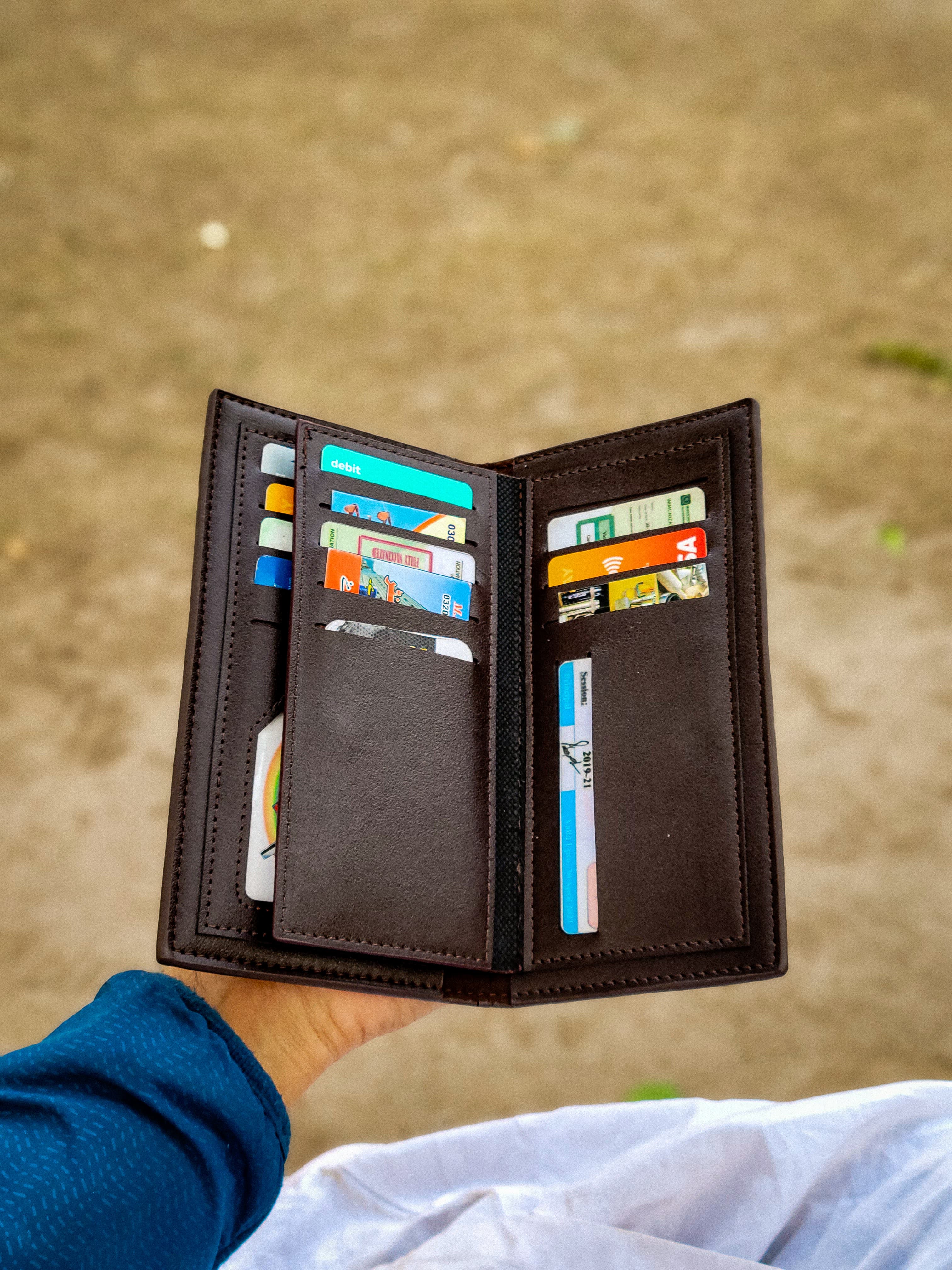 PU Leather Long Bifold Wallet for Men - Multi-Card Slot Cash Holder with Zipper Compartment